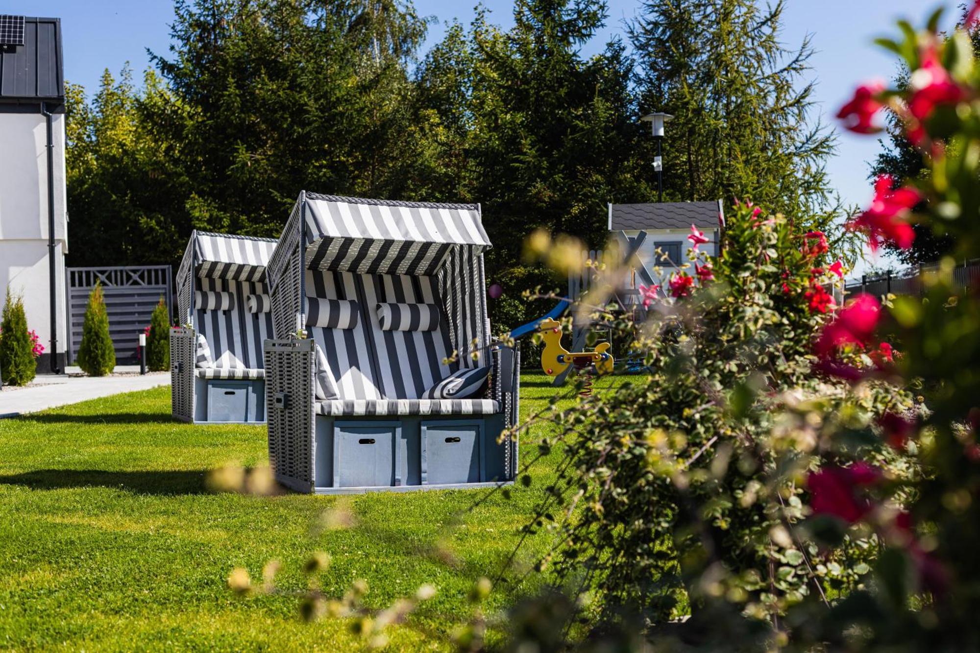 Ferienhaeuser Natureck - Zakatek Natury Rewal Exteriör bild